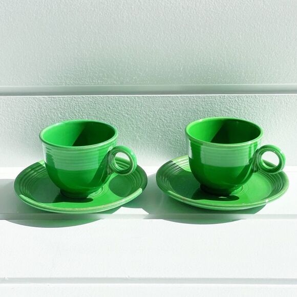 Fiesta Fiestaware Set of 2 Vintage 1959 Medium Green Glaze 6” Saucers & Teacups - Picture 1 of 12